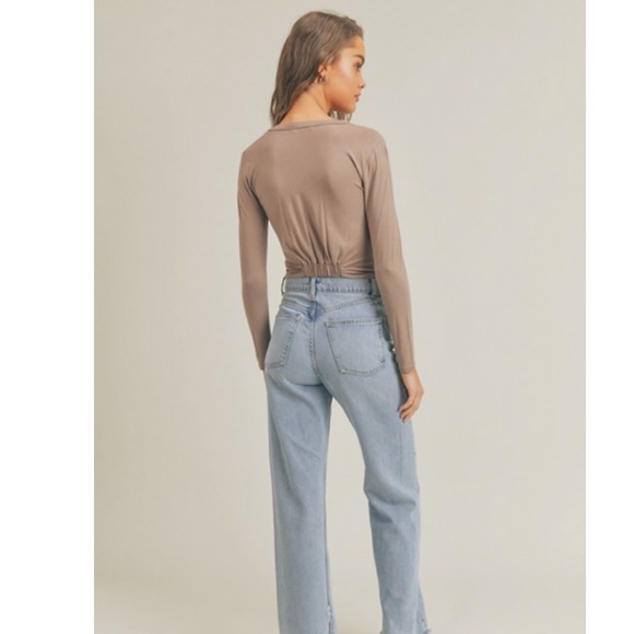 Front Twist Long Sleeve - Picture 3 of 3